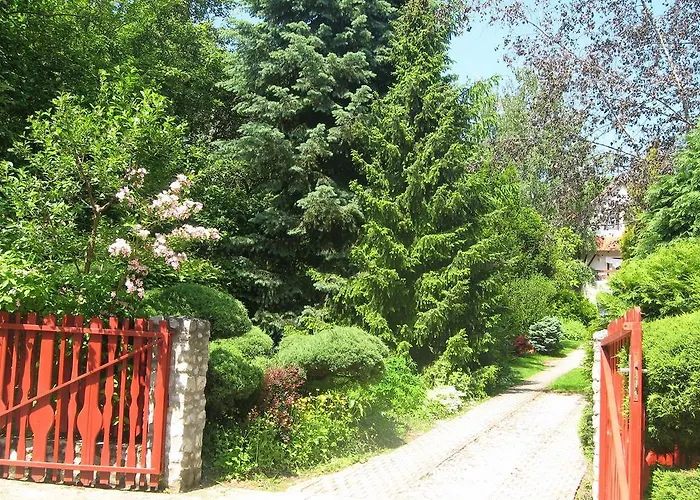 Flair Apartmanhaz * Eger